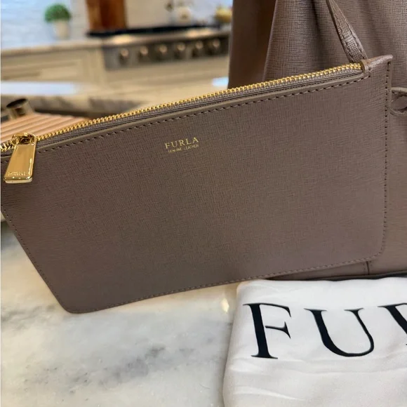 Furla Taupe Leather Bucket Bag NWOT - Picture 4 of 8